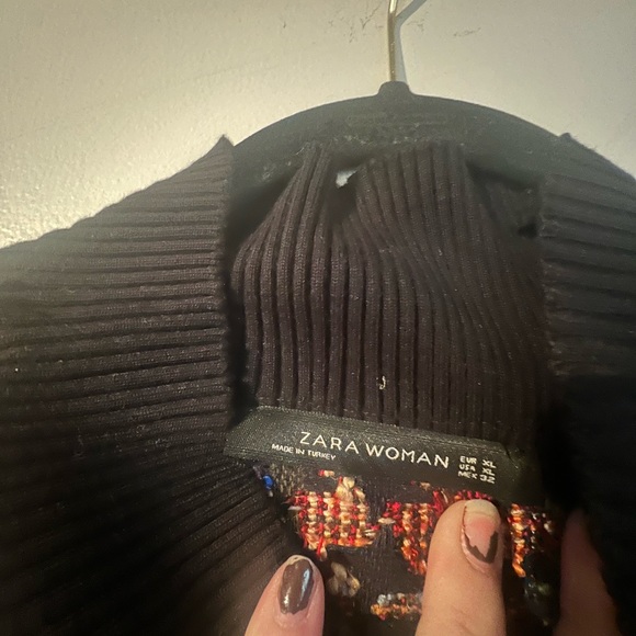 Sweater - Picture 4 of 6